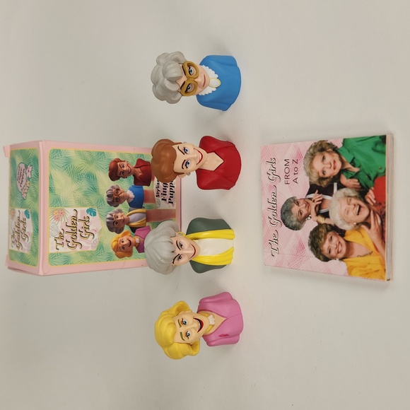 The Golden Girls Stylized 2" Finger Puppets and Mini A to Z guide in Retail Box - Picture 17 of 17